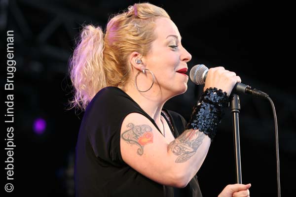 anneke van giersbergen (43)