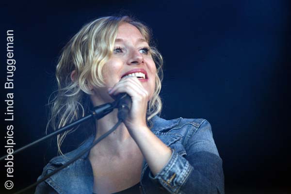 anneke van giersbergen (46)