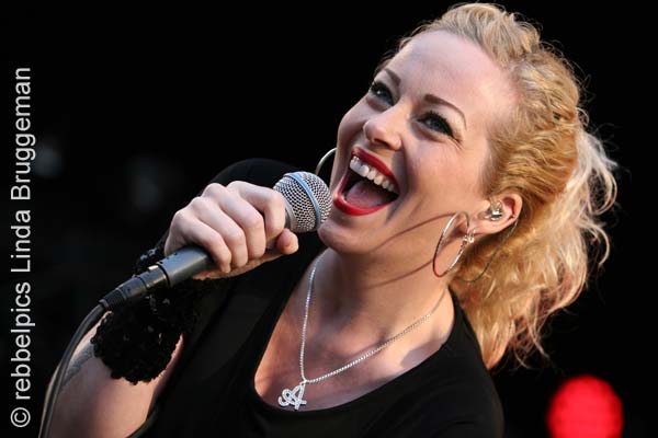 anneke van giersbergen (64)