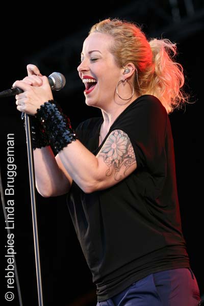 anneke van giersbergen (73)